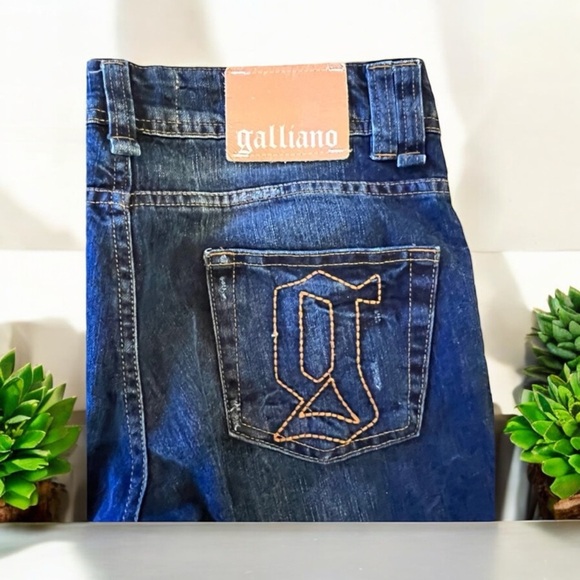 Galliano Women’s Jean Straight Leg Navy Blue Super soft Slightly distressed - Picture 2 of 16